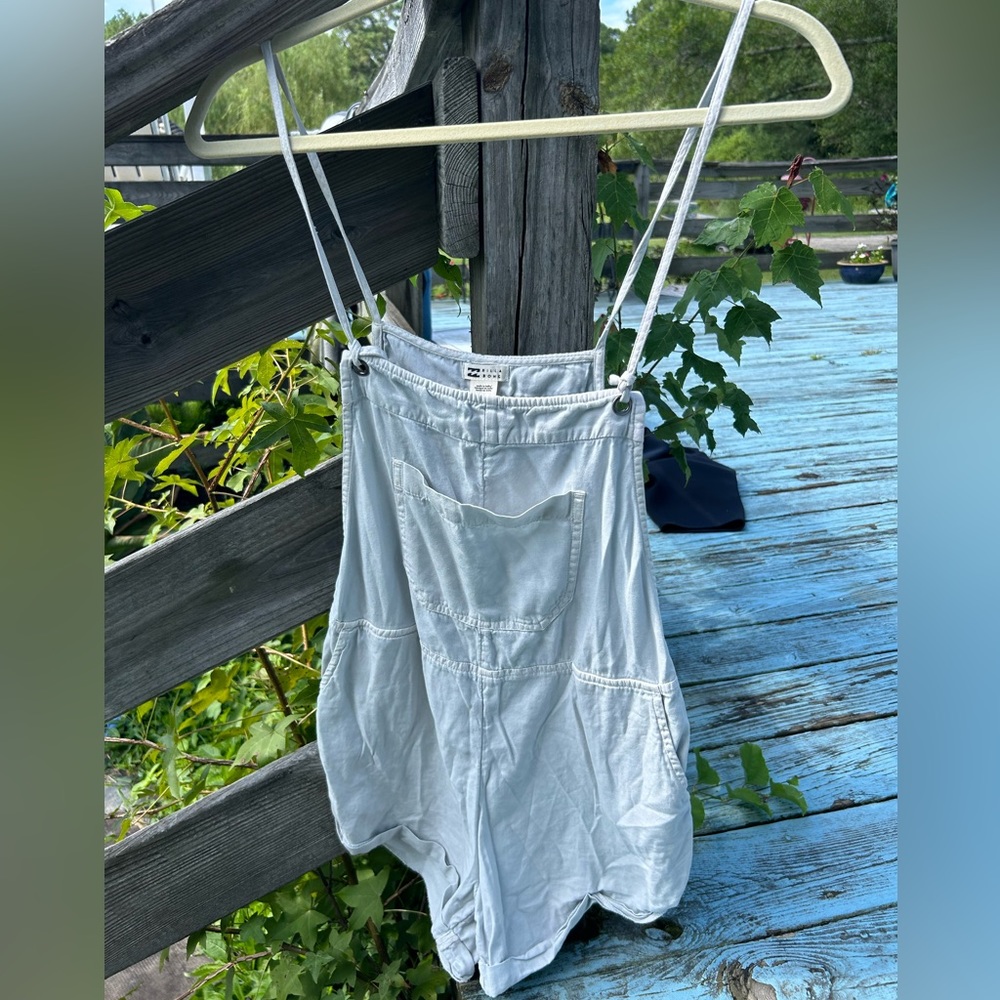Only worn once.